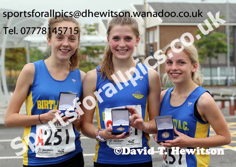 Womens under-17s Northern Road Relays, Warrington. Photo: David T. Hewitson/Sports for All Pics